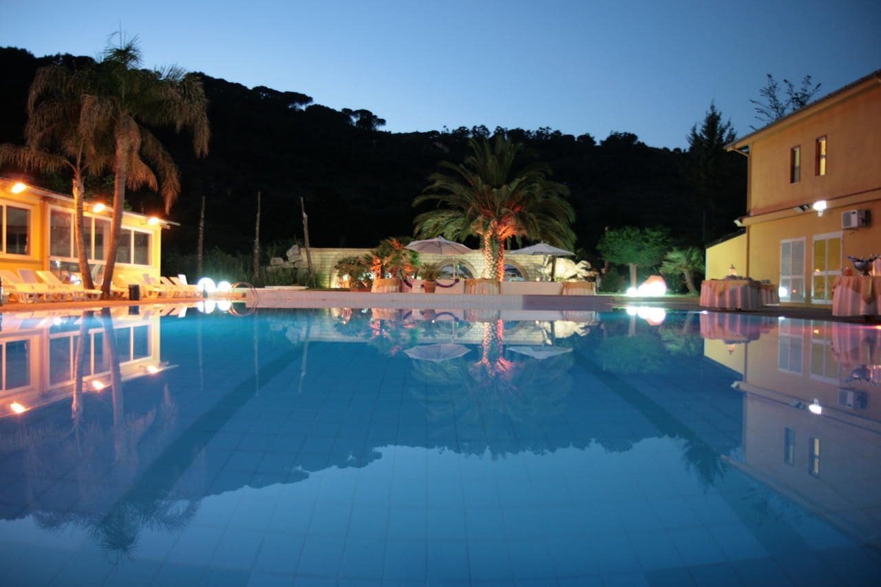 Park Hotel Paradiso بياتْسا أرمارِنا المظهر الخارجي الصورة